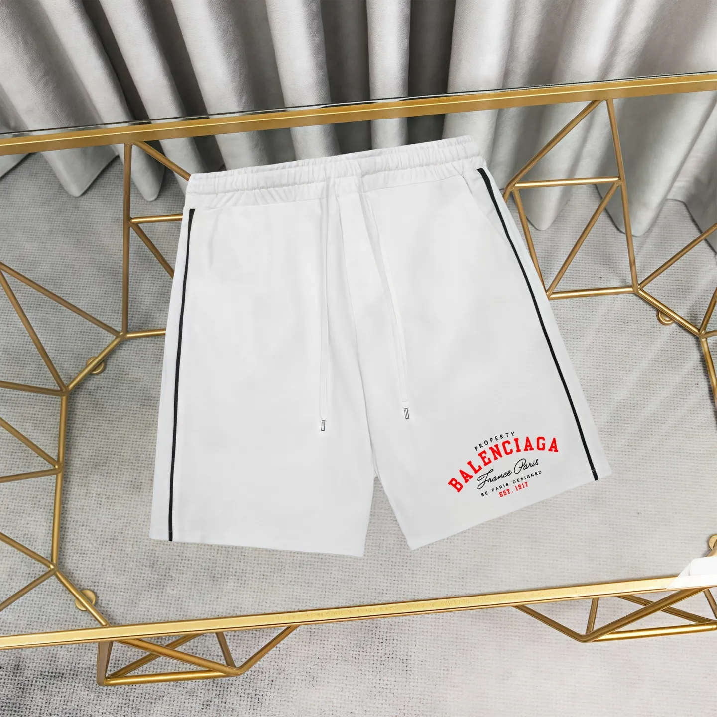 ￼ Balenciaga 1:1 380 1×1 Same Style logo OS 200 ：Black，White Size：XS-L